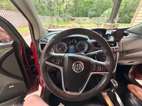 Used 2015 Buick Encore Premium image 10