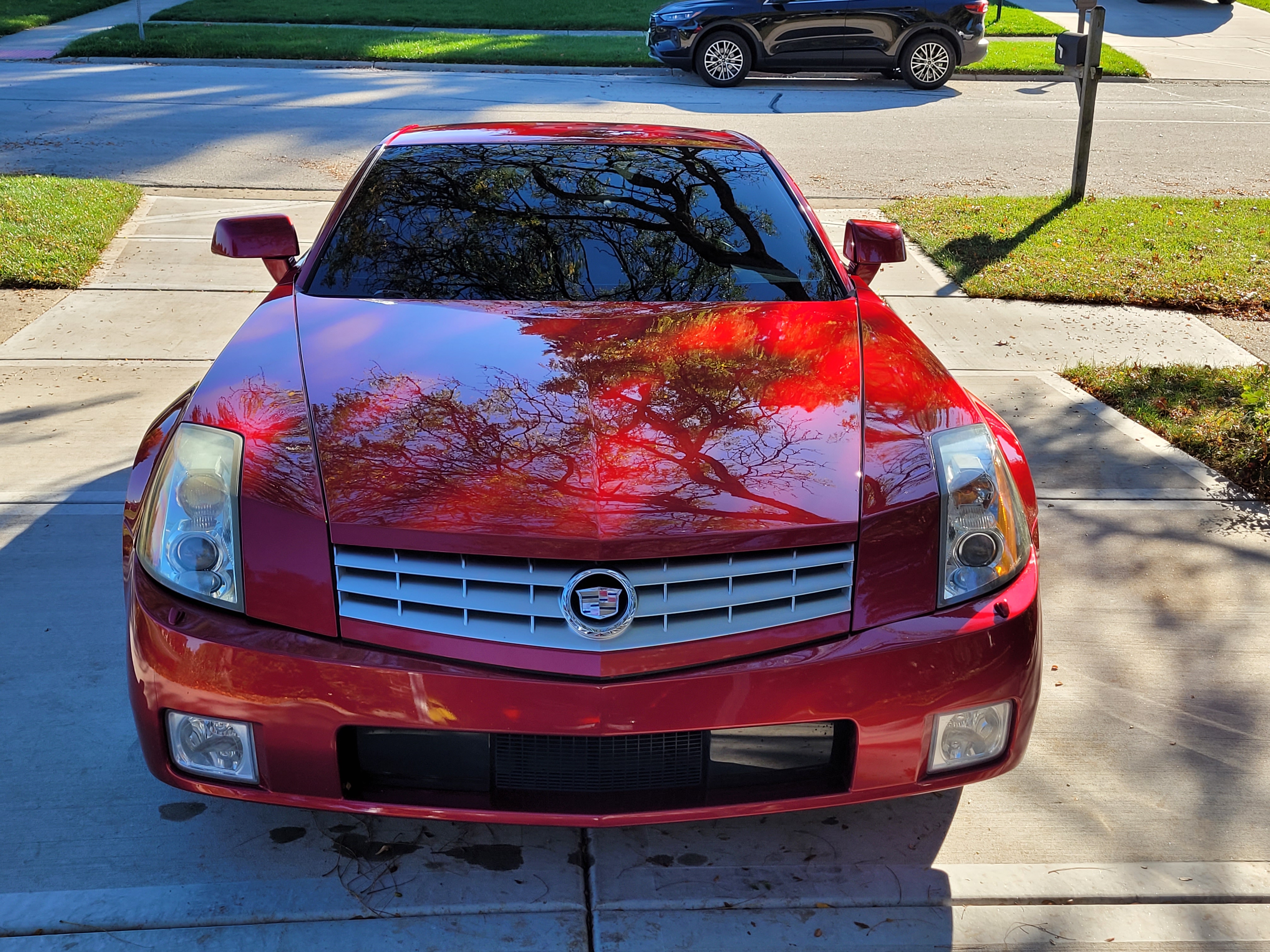 Used 2005 Cadillac XLR RWD image 2