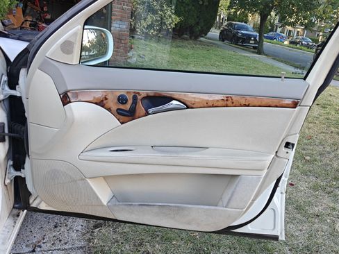 Used 2005 Mercedes-Benz E 320 E 320 Sedan 4D image 13