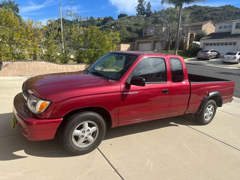 Used 1998 Toyota Tacoma 2WD Xtracab image 1