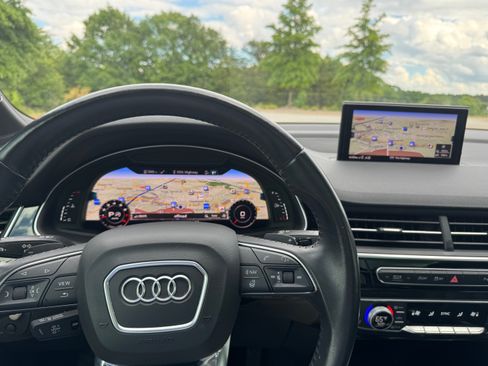 Used 2018 Audi Q7 3.0T Prestige image 2