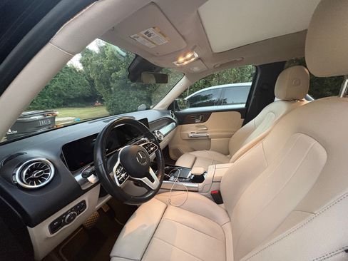 Used 2021 Mercedes-Benz GLB 250 4MATIC image 5