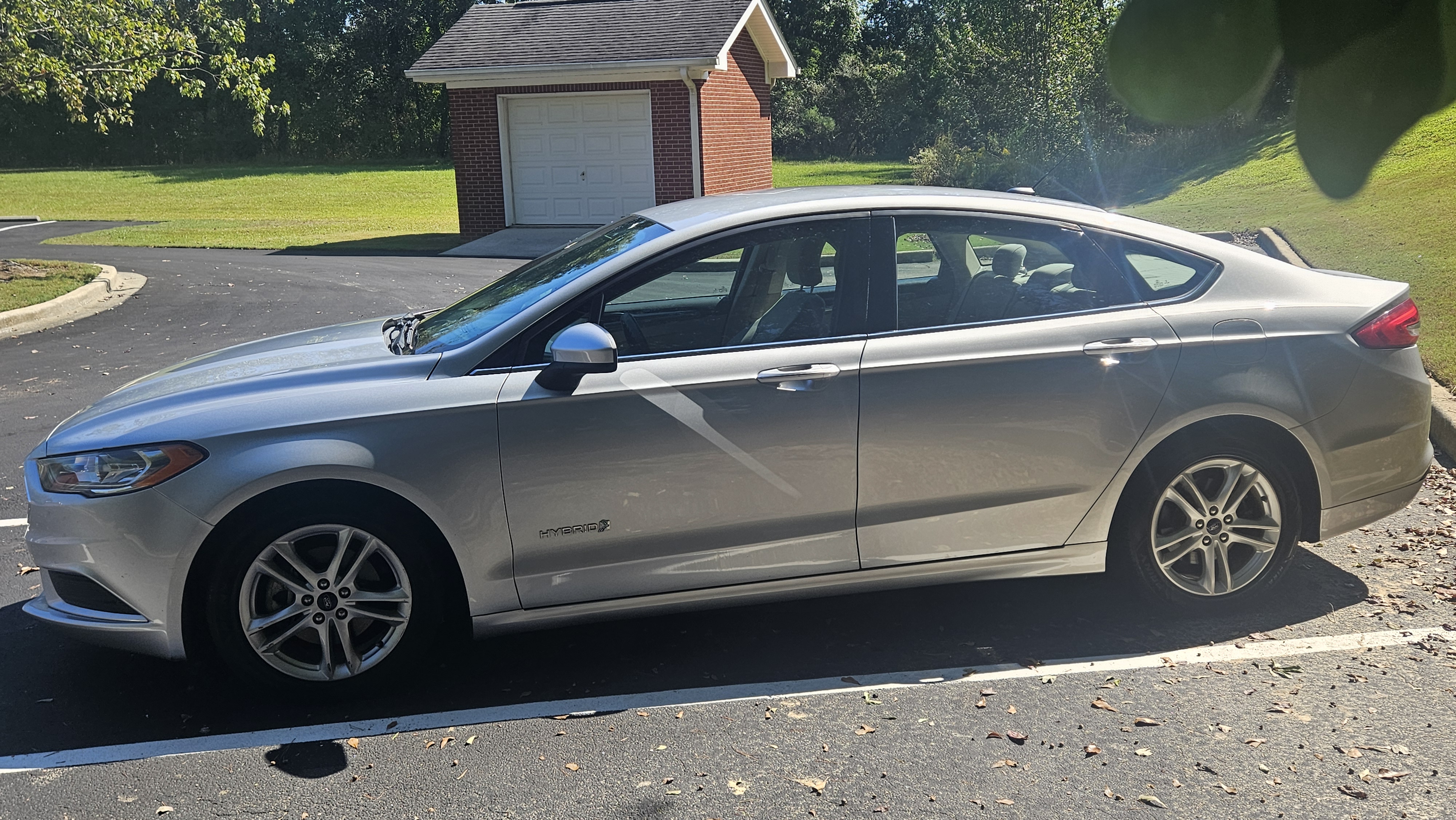 Used 2018 Ford Fusion SE FWD image 4