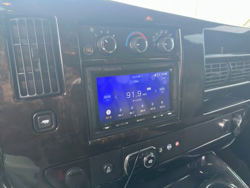Used 2014 GMC Savana 1500 RWD image 13