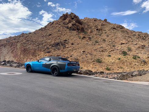 Used 2016 Dodge Challenger R/T Scat Pack RWD image 11