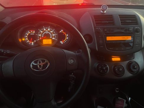 Used 2011 Toyota RAV4 4WD w/ Base L4 Extra Value Pkg image 7