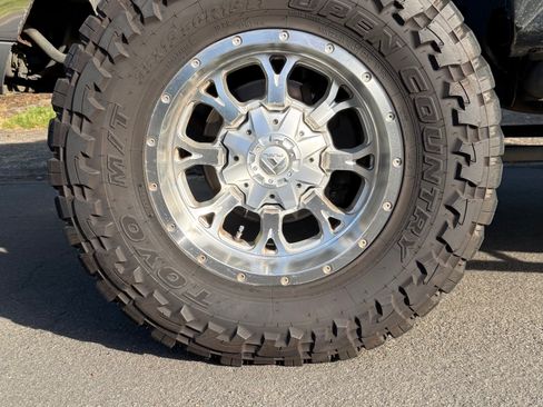 Used 2005 Chevrolet Silverado 2500 LS w/ Heavy-Duty Power Package AWD/4WD image 18