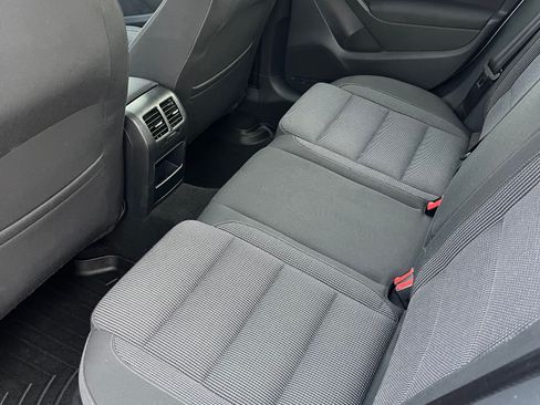 Used 2014 Volkswagen Golf TDI image 27