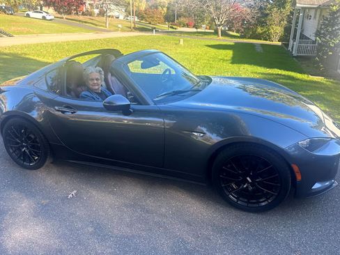 Used 2019 MAZDA MX-5 Miata RF Grand Touring image 5