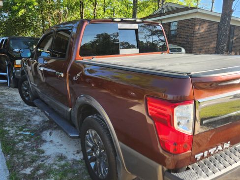 Used 2017 Nissan Titan Platinum Reserve image 4