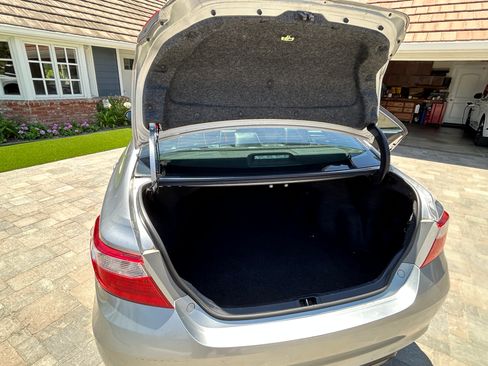 Used 2016 Toyota Camry SE FWD image 9