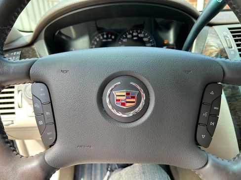 Used 2008 Cadillac DTS FWD image 5