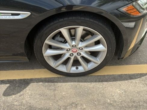 Used 2016 Jaguar XF R-Sport RWD image 15