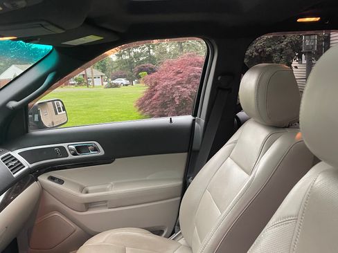 Used 2012 Ford Explorer Limited image 8