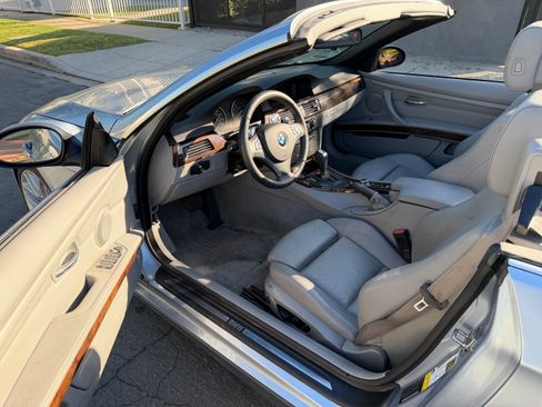 Used 2009 BMW 328i Convertible w/ Premium Pkg RWD image 17