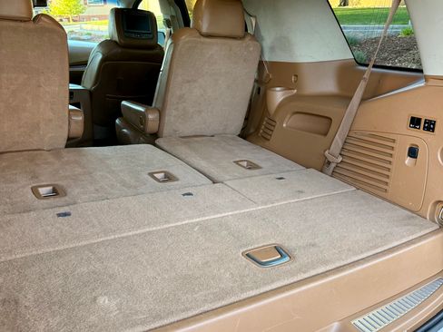Used 2016 Cadillac Escalade Platinum AWD/4WD image 24