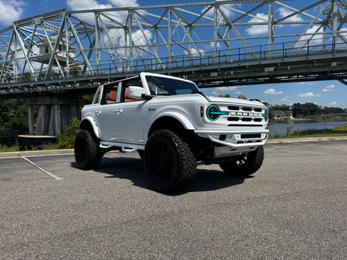 Used 2022 Ford Bronco Outer Banks AWD/4WD image 12