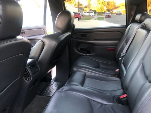 Used 2006 Chevrolet Silverado 3500 LT image 8