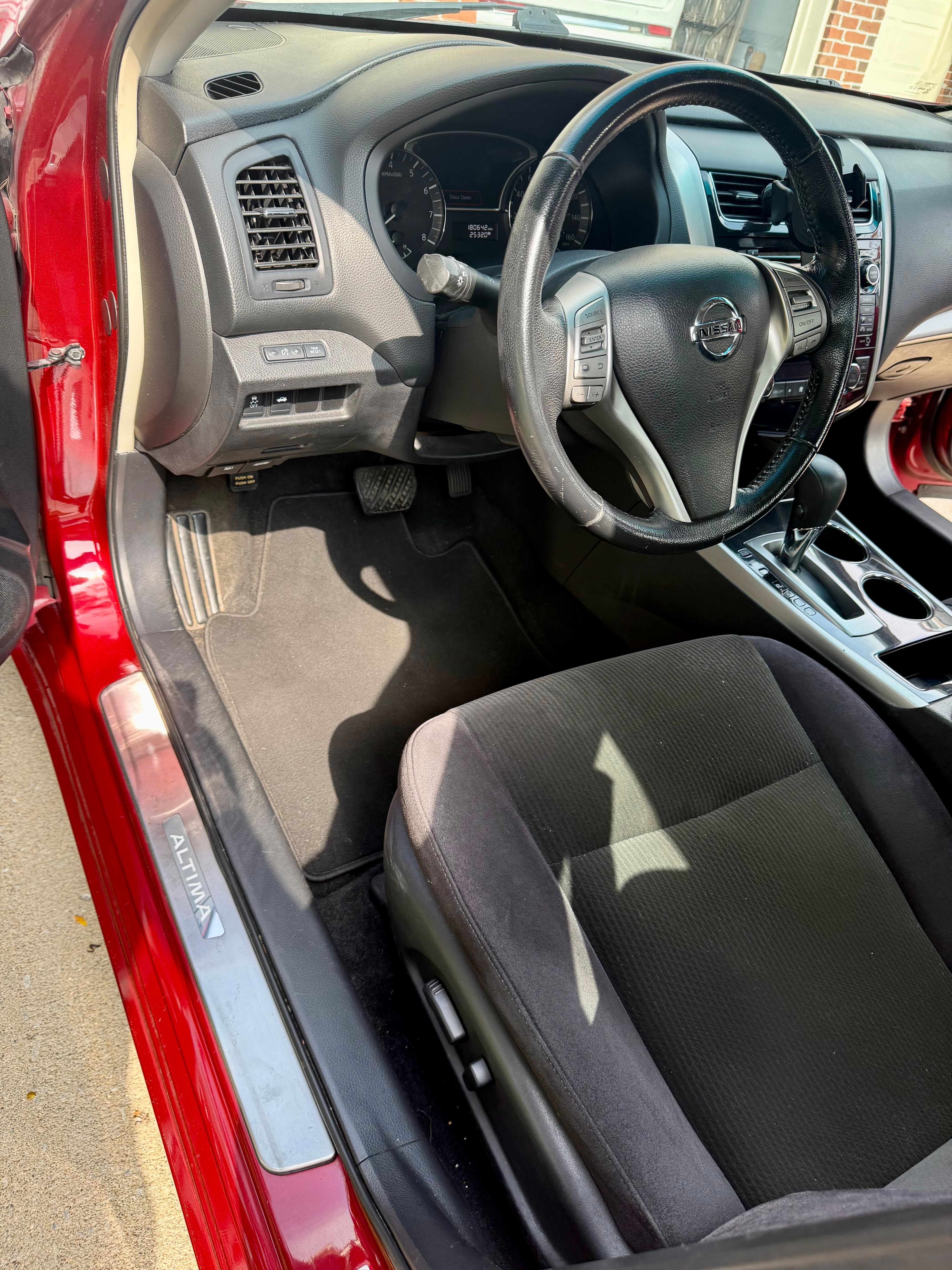 Used 2013 Nissan Altima 2.5 SV w/ 2.5SV Convenience Pkg FWD image 18