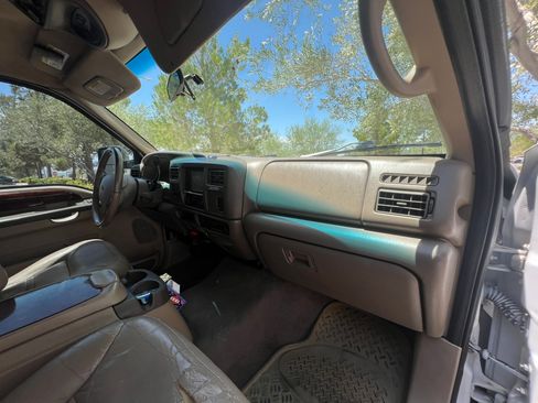 Used 2000 Ford Excursion Limited AWD/4WD image 14