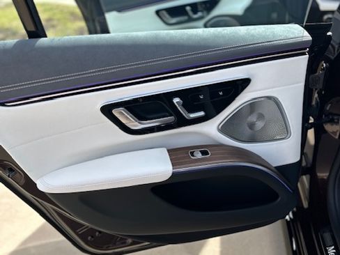 Used 2023 Mercedes-Benz EQS 580 EQS 580 4MATIC Sedan 4D image 24