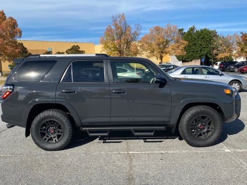 Used 2024 Toyota 4Runner SR5 Premium image 6