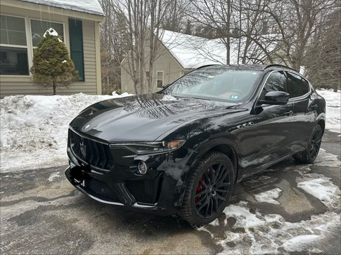 Used 2021 Maserati Levante GTS image 2