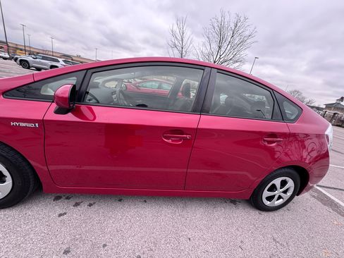 Used 2014 Toyota Prius Two image 2
