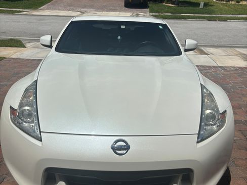 Used 2011 Nissan 370Z Touring RWD image 1
