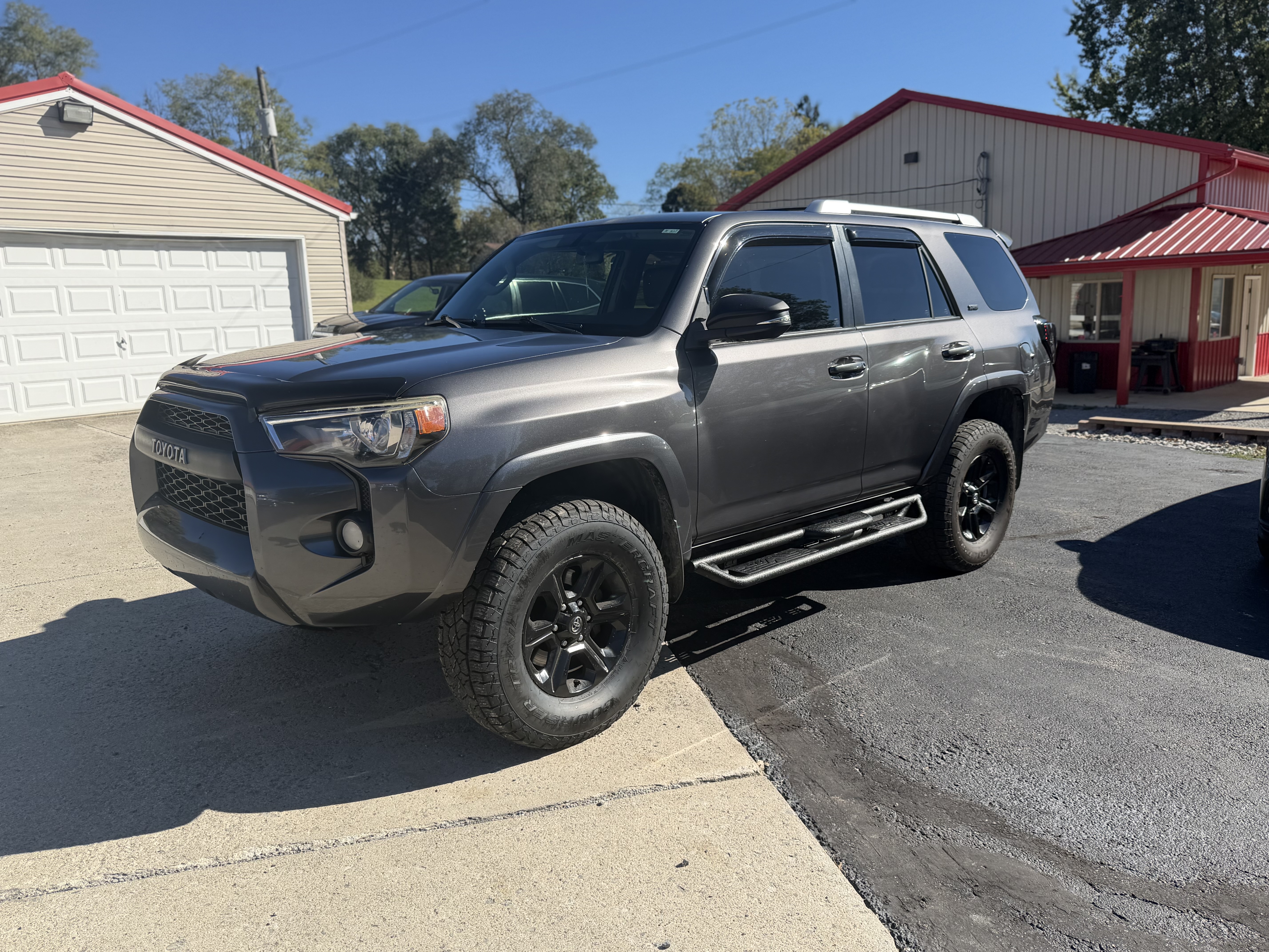 Used 2015 Toyota 4Runner SR5 AWD/4WD image 1