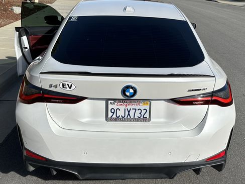 Used 2022 BMW i4 eDrive40 image 9