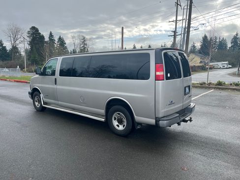 Used 2005 Chevrolet Express 3500 LS Extended Van 3D w/ LS Preferred Equipment Group image 10