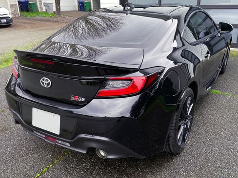 Used 2024 Toyota GR86 Premium image 8