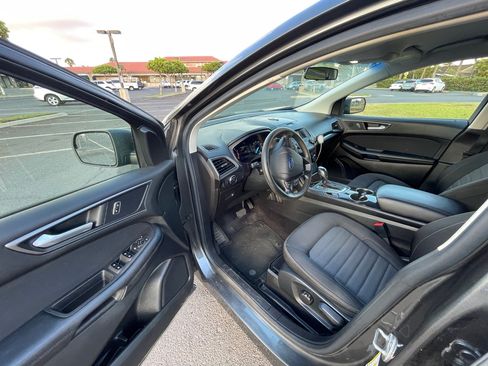 Used 2016 Ford Edge SE FWD image 5