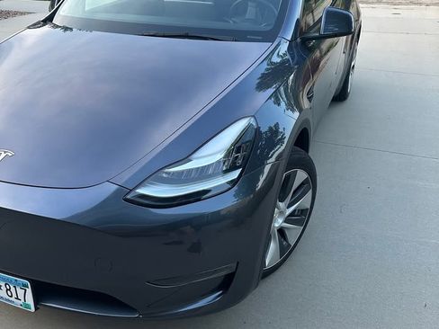 Used 2021 Tesla Model Y Long Range image 15