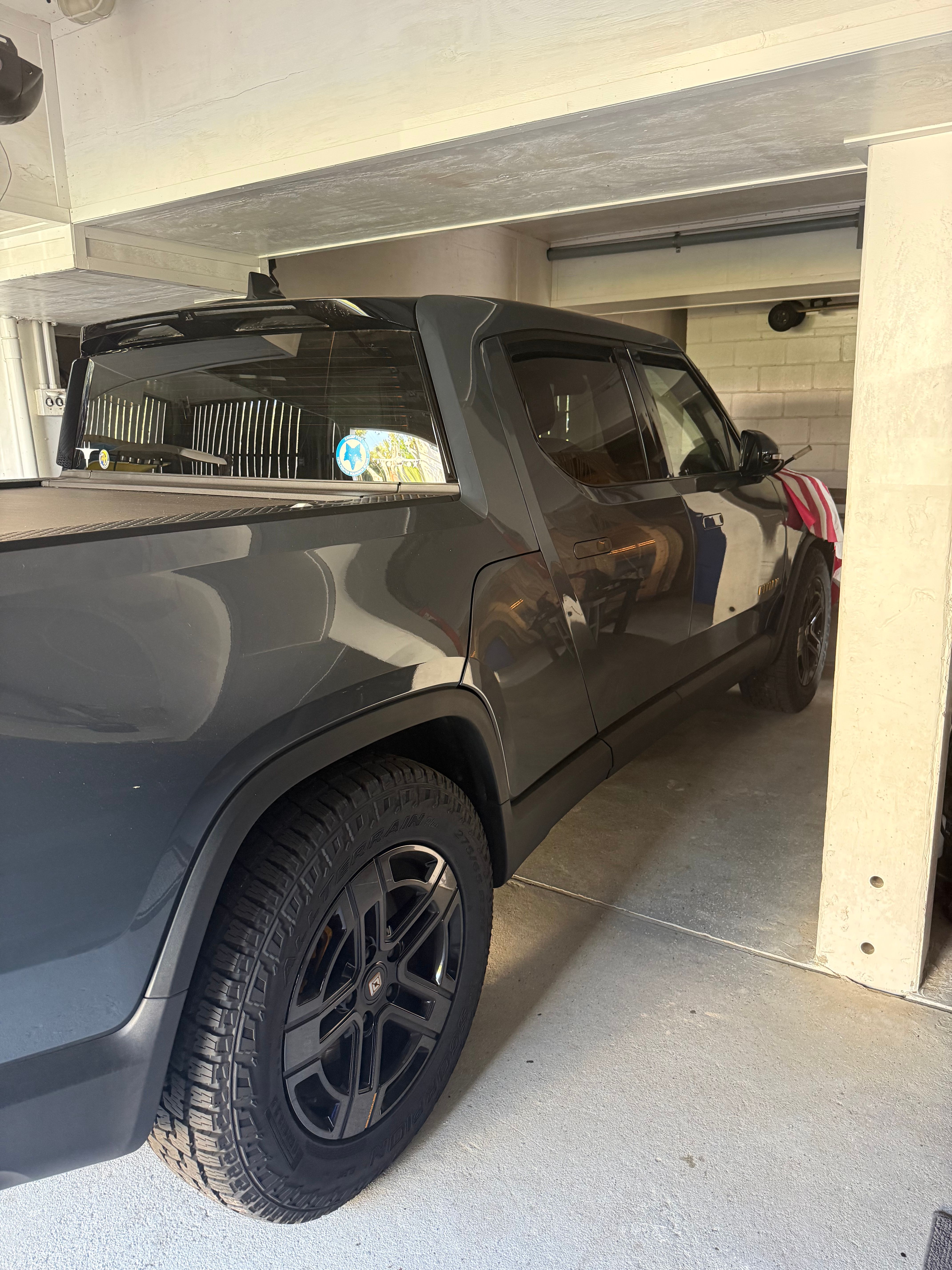Used 2026 Rivian R1T Premium Tri AWD/4WD image 5