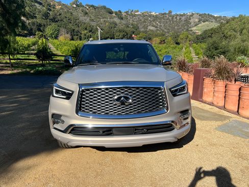 Used 2022 INFINITI QX80 Sensory image 2