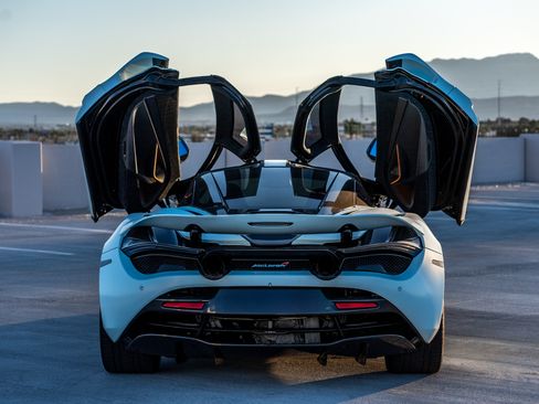 Used 2018 McLaren 720S Performance image 11