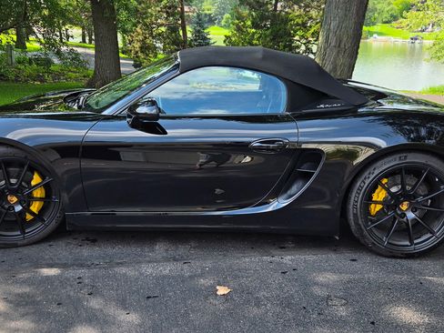 Used 2016 Porsche Boxster Spyder RWD image 8