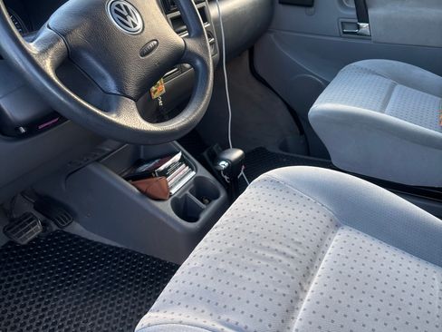 Used 2002 Volkswagen Eurovan MV image 17