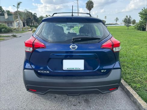 Used 2018 Nissan Kicks SV FWD image 4