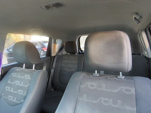 Used 2012 Kia Soul + image 9