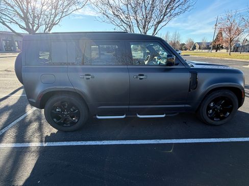 Used 2025 Land Rover Defender 110 S image 5