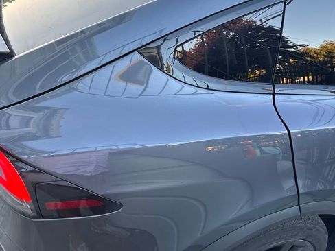 Used 2023 Tesla Model X Plaid image 9