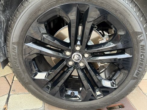 Used 2025 Jaguar F-PACE R-Dynamic S AWD/4WD image 13