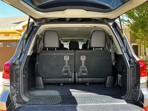 Used 2016 Toyota Land Cruiser image 18