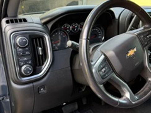 Used 2020 Chevrolet Silverado 1500 LT w/ Fleet Comfort Package AWD/4WD image 16