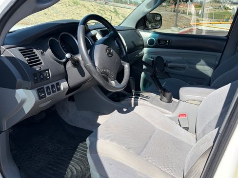 Used 2011 Toyota Tacoma 4x4 Double Cab w/ TRD Off-Road Pkg image 17