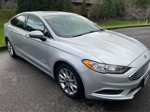 Used 2017 Ford Fusion SE image 8