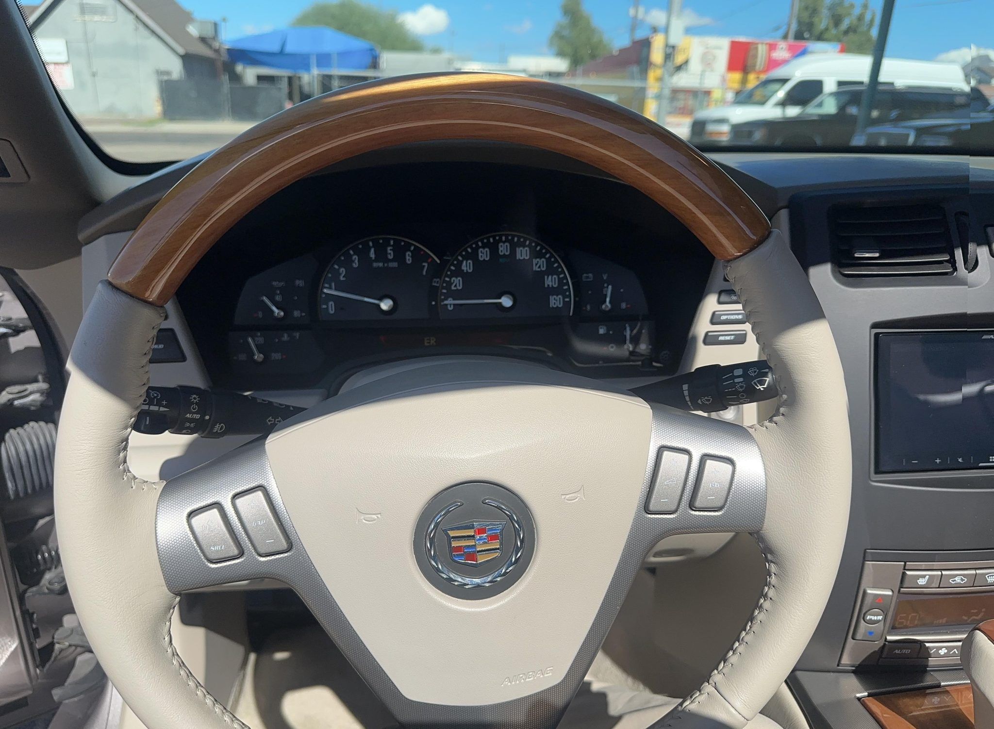 Used 2005 Cadillac XLR RWD image 12